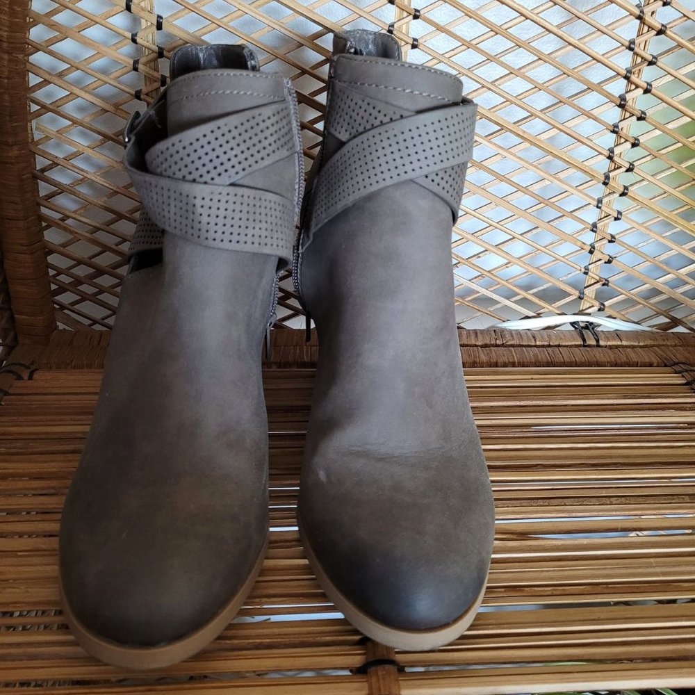 Taupe booties - Picture 3 of 3